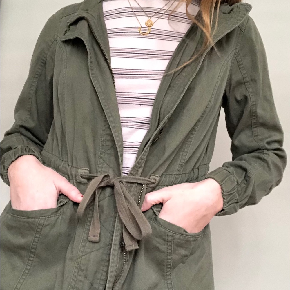Lightweight Green Jacket - Picture 2 of 4